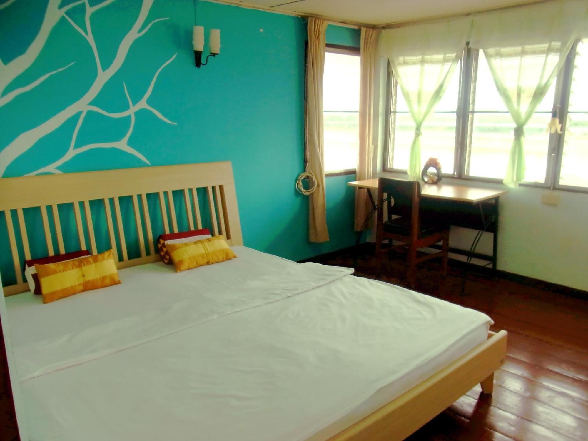 28 Rachabutr Hostel Убонратчатхани Номер фото